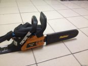 Как выбрать бытовую бензопилу